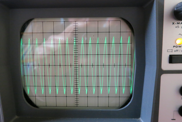 Photo 3: Signal de sortie du mélangeur de l'émetteur Photo 3: Signal de sortie du mélangeur de l'émetteur