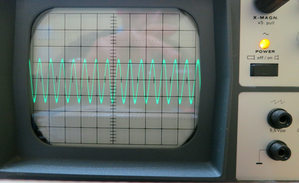 Photo 3: PA- Signal de sortie sur la charge fictive Photo 3: PA- Signal de sortie sur la charge fictive